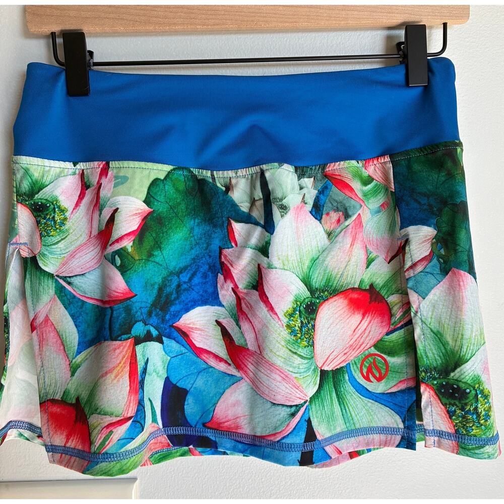 INKnBURN Blue Water Lotus Sports Skirt Size 4 Running Skort Athletic Tennis Golf